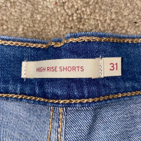 Levi's High Waisted Jean Shorts - Picture 3 of 3